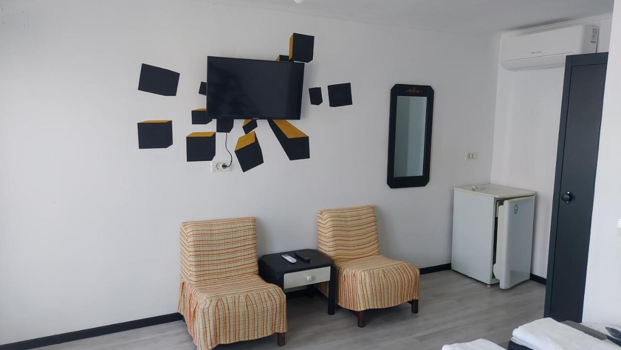 Alb Negru Hotel Вама Веке Екстериор снимка